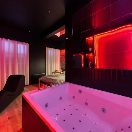 Deluxe - Jacuzzi Melun